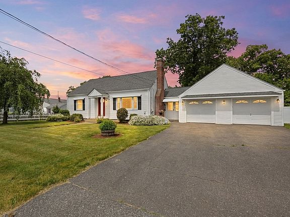 3rd image of 271 Wildermere St
