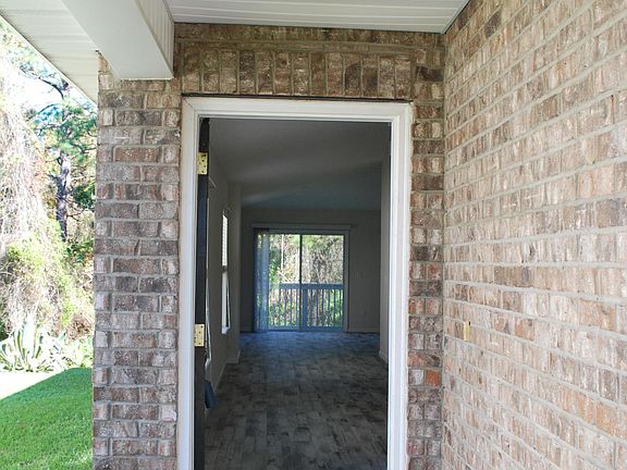 3rd image of 716 Rembrandt Ave