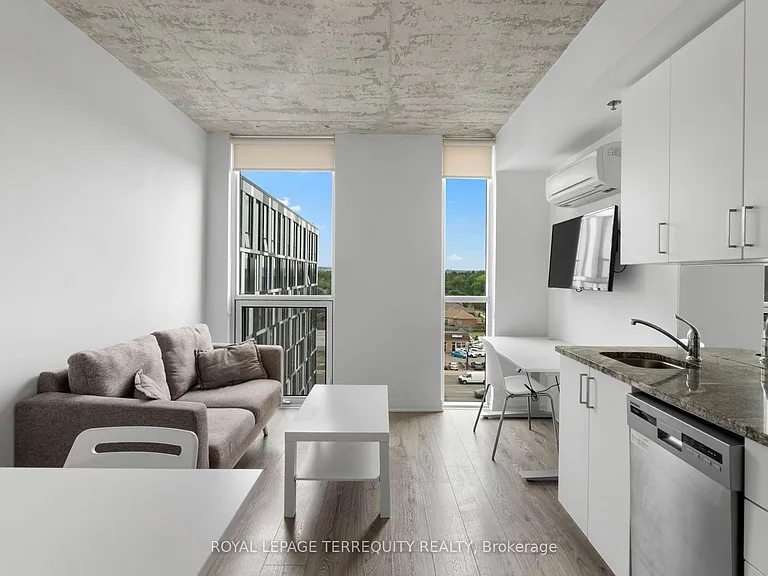 1900 Simcoe St N #703 — Photo 6