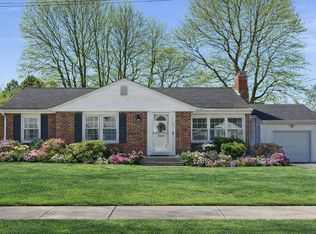 8 Westmont Rd, Shrewsbury, MA 01545