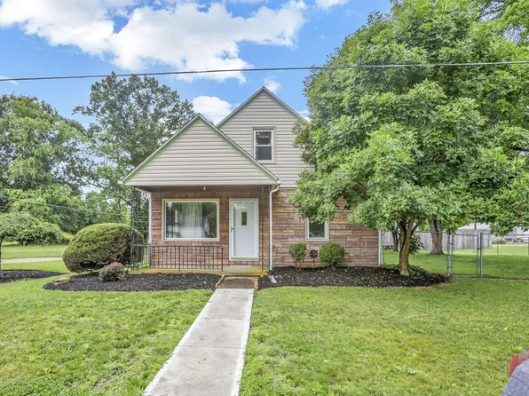 2015 Highland Rd, Zanesville, OH 43701