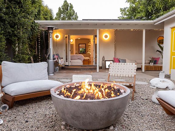 Backyard & Firepit