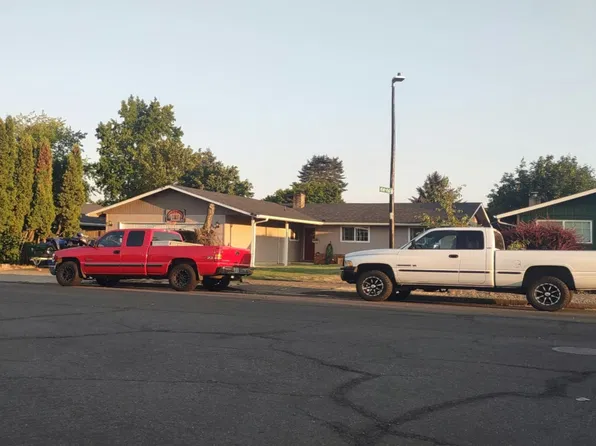 4552 Souza St, Eugene, OR 97402