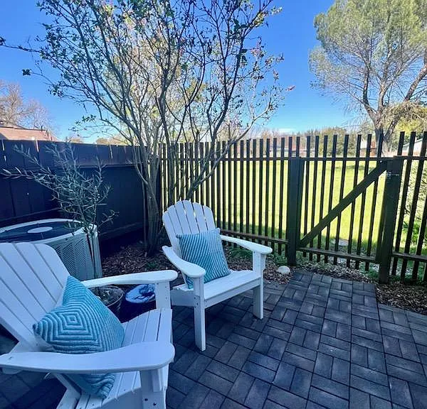 31 Vineyard Cir — Photo 1