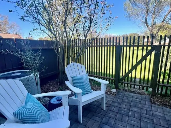 31 Vineyard Cir, Sonoma, CA 95476
