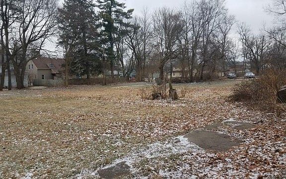 2nd image of 416 Foster Ave