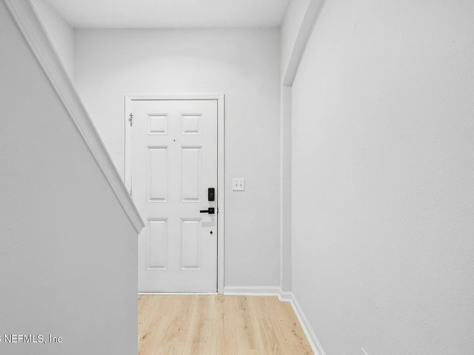 3 bed, 2.5 bath, 1480 sqft, $1,975 — Photo 3