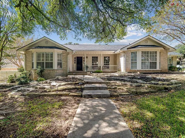 223 Edgewood Dr, Fredericksburg, TX 78624