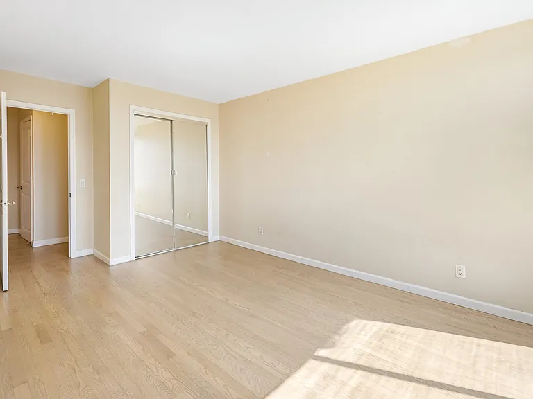 200 Winston Dr #2019 — Photo 21