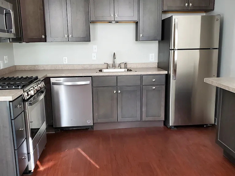 354 Laurel St #2 — Photo 10