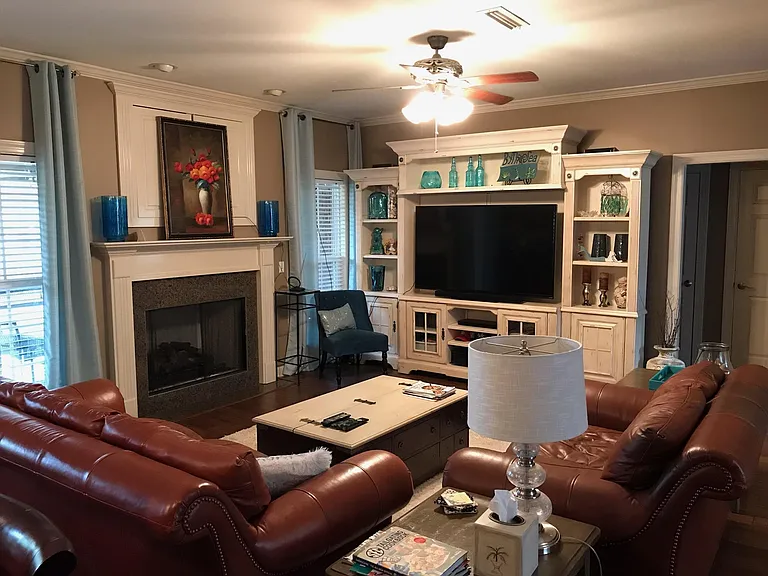 207 Gladstone Way — Photo 31