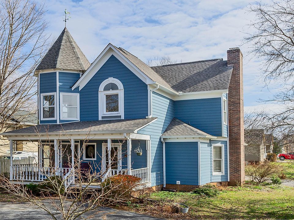 1st image of 1442 Carowinds Cir