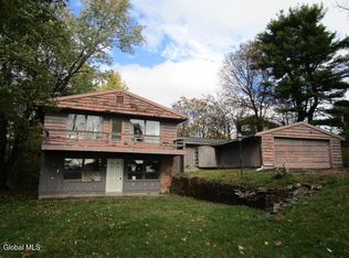 17 East Road, Troy, NY 12180