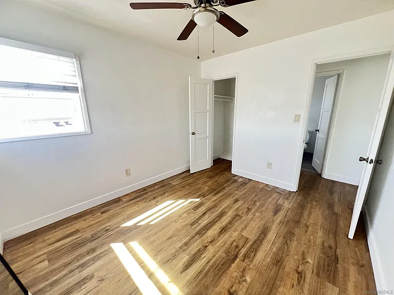 4064 Oakcrest Dr — Photo 4
