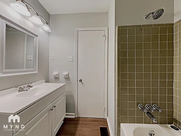 2624 Garry St — Photo 12
