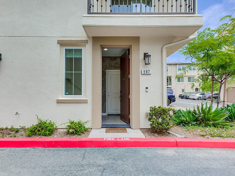 597 Mustang St — Photo 4