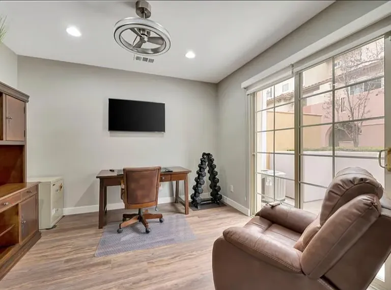 2092 Silverado St — Photo 15