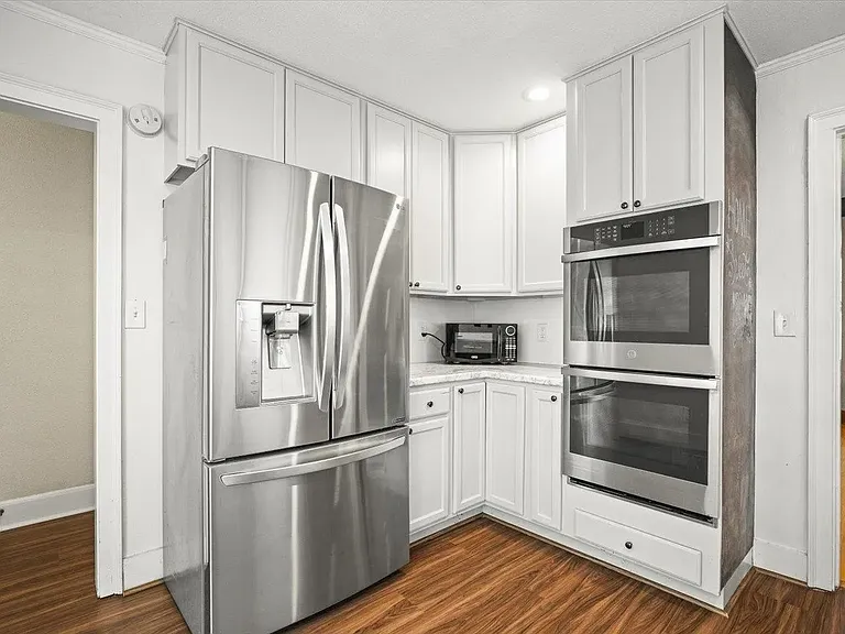 117 N Highland Ave — Photo 10