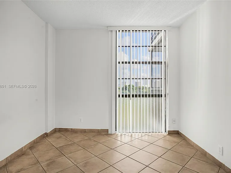 20500 W Country Club Dr #607 — Photo 19