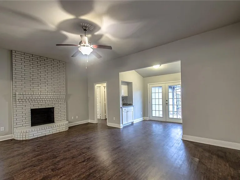 3509 Scott Dr — Photo 4