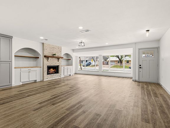 3rd image of 1510 Finley Rd