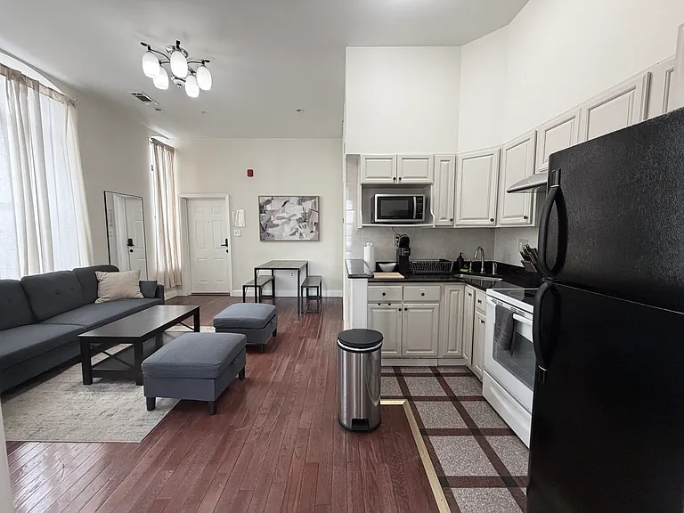 217 N 11th St #401 — Photo 1