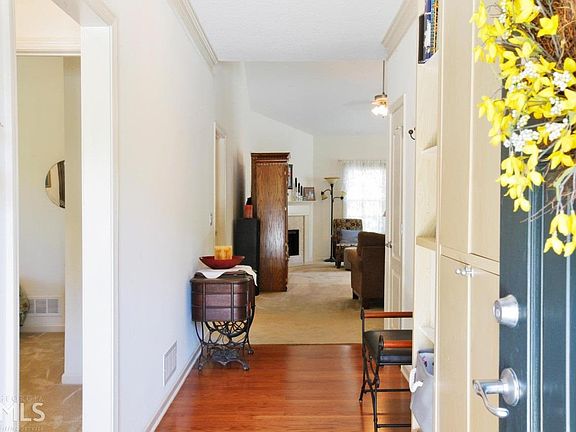 2nd image of 3344 Hideaway Ln