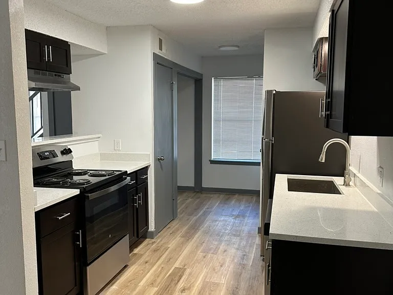 2211 E 67th St #1407 — Photo 5