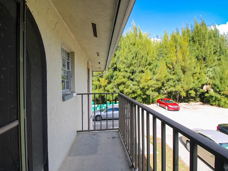 4300 Gulfstream Dr #2D — Photo 27