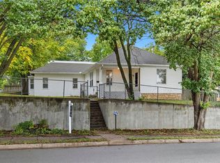 715 N 10th St, Leavenworth, KS 66048