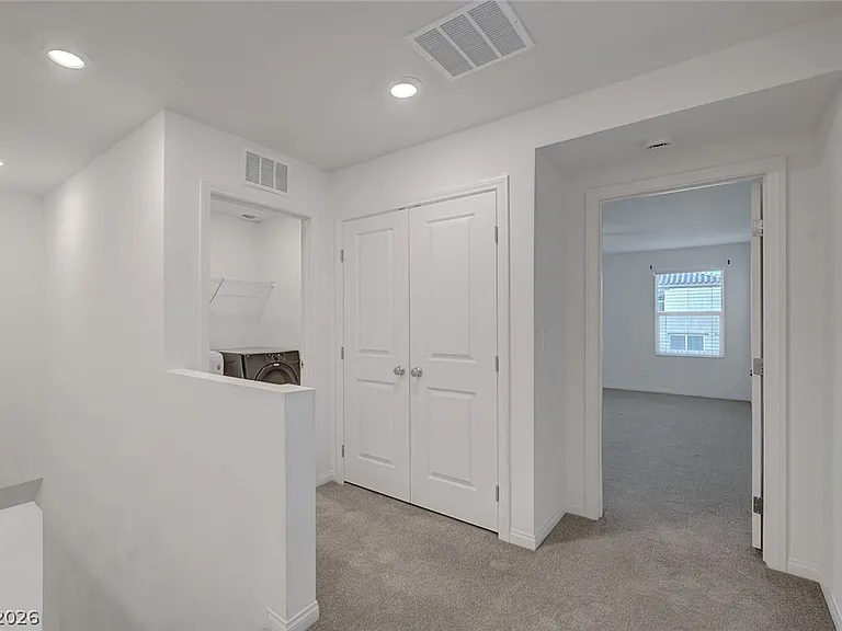 8454 Vacarez Dr — Photo 33