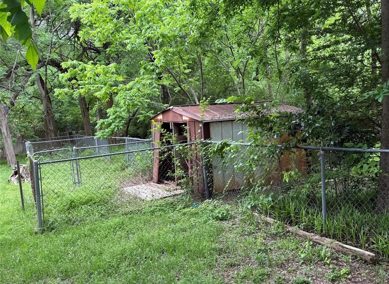 4 bed, 1120 sqft, $2,000 — Photo 3