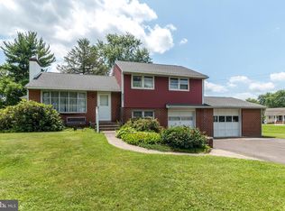 1554 Park Dr, Jamison, PA 18929