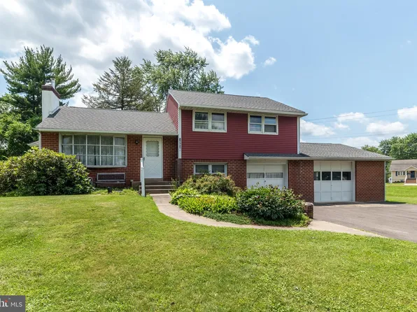 1554 Park Dr, Jamison, PA 18929