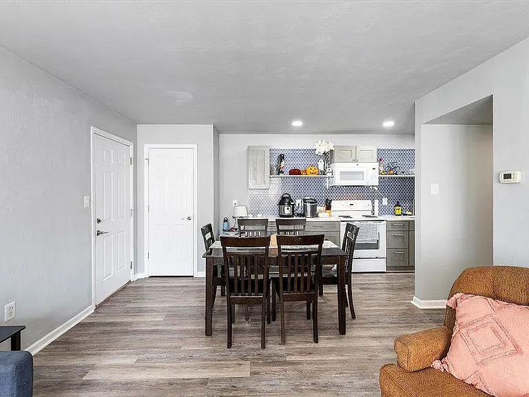 1780 Liberty Ln #C32 — Photo 6