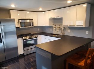 14 1st Ave, Raritan, NJ 08869