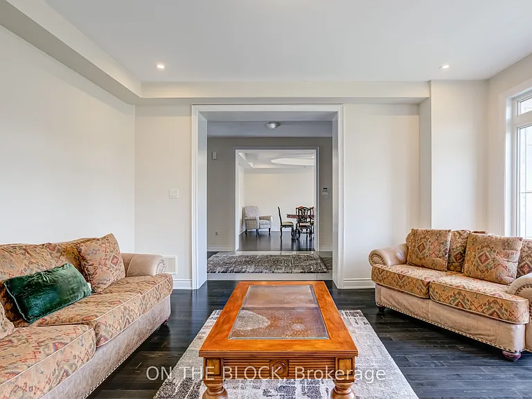24 Whitewood Dr — Photo 37