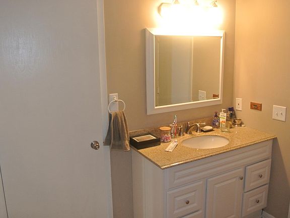 3rd image of 1596 Minnehaha Ave W #2