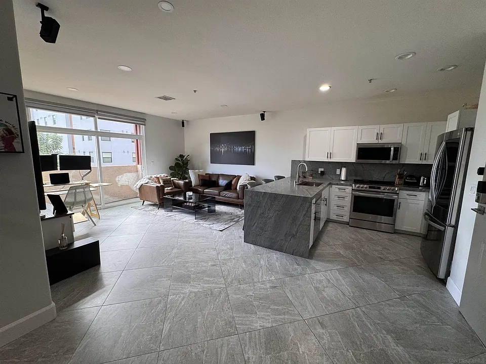 1501 Front St #324