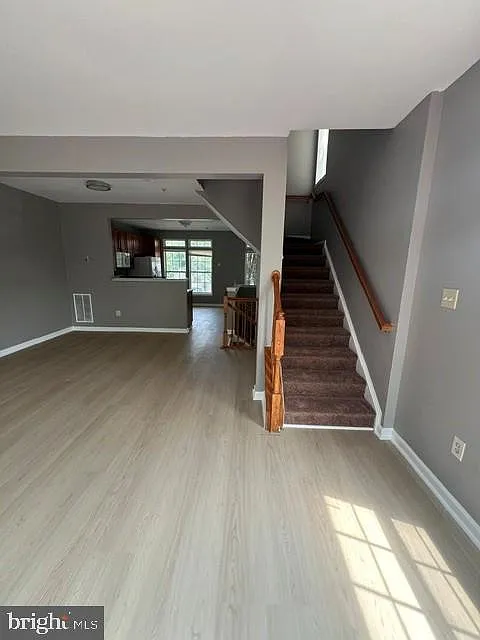 3 bed, 3.5 bath, 1688 sqft, $2,300 — Photo 4