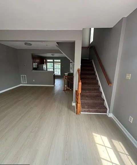 519 Eisenhower Dr — Photo 4