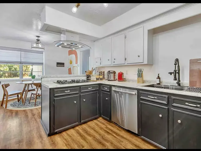 3107 Cherry Creek Dr — Photo 4