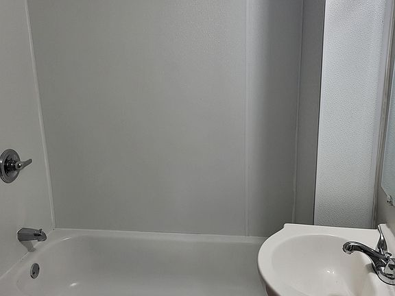 4th image of 133 Smith Ballard St #1