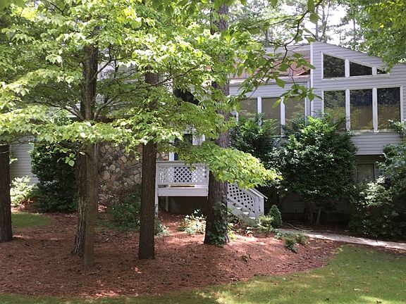 3rd image of 3516 Parkview Dr
