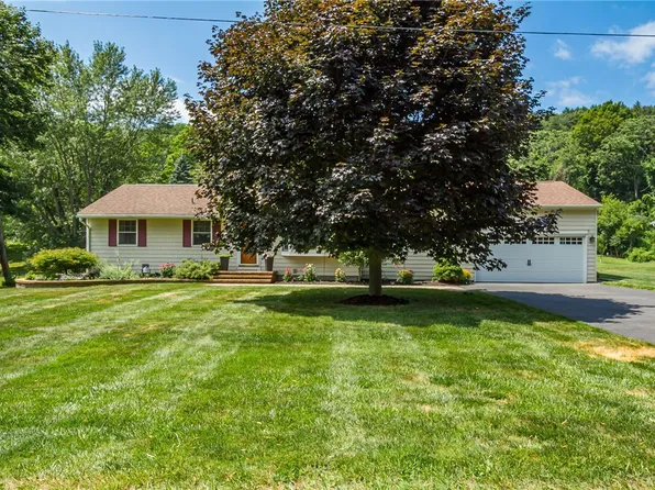 1527 E Palmyra Port Gibson Rd, Palmyra, NY 14522