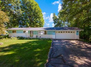 543 River Rd W, Rudolph, WI 54475