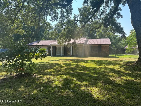 2001 Bradford Dr, Gulfport, MS 39507