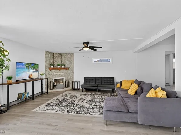 918 SE 35th St, Cape Coral, FL 33904