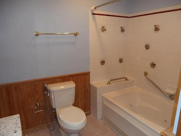 1814 Yardley Cmns #1814U — Photo 12