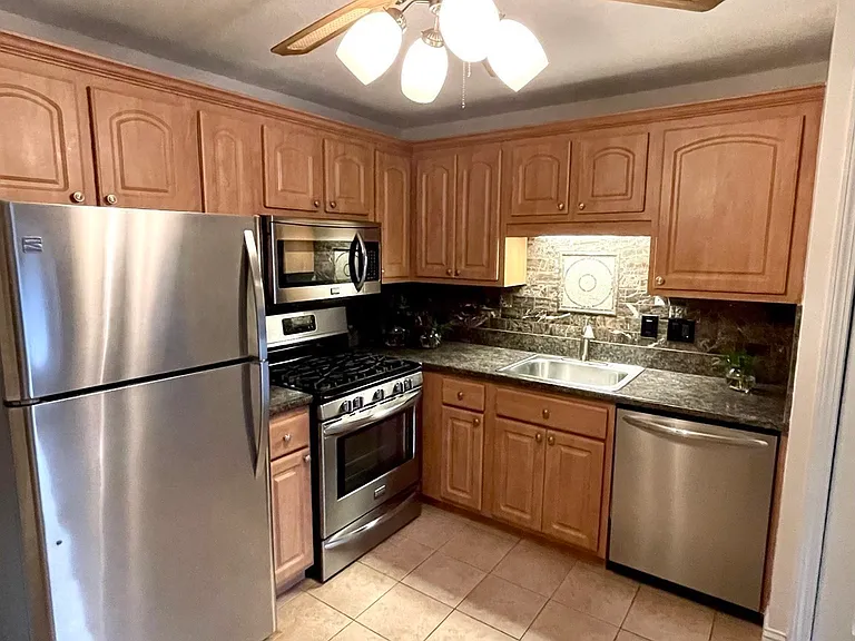8 Kenmar Dr #58 — Photo 5